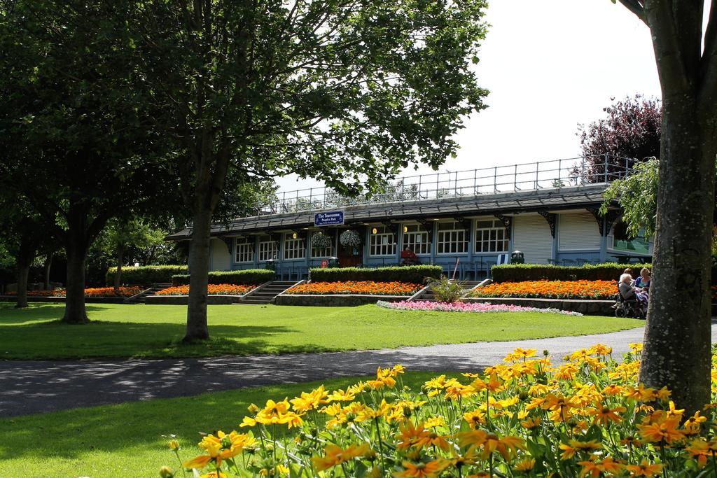 Ferry House Bed & Breakfast Dun Laoghaire Esterno foto