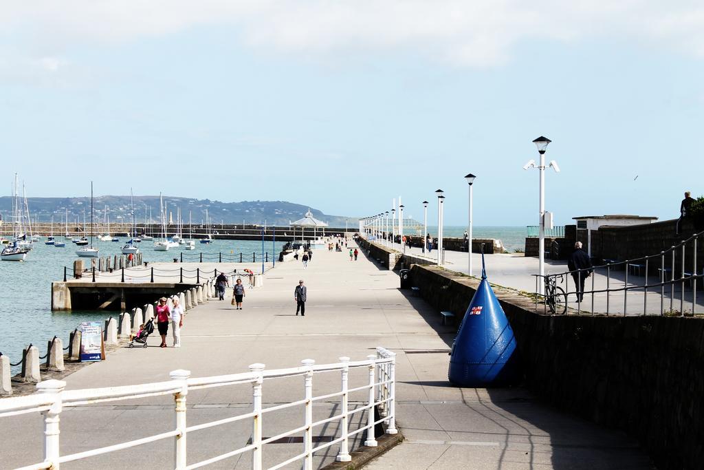 Ferry House Bed & Breakfast Dun Laoghaire Esterno foto
