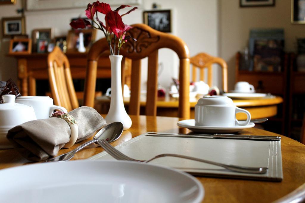 Ferry House Bed & Breakfast Dun Laoghaire Esterno foto