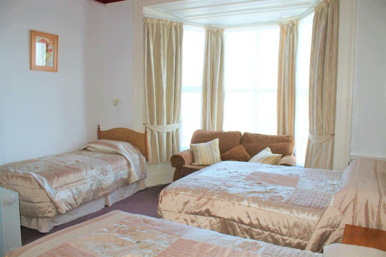 Ferry House Bed & Breakfast Dun Laoghaire Esterno foto